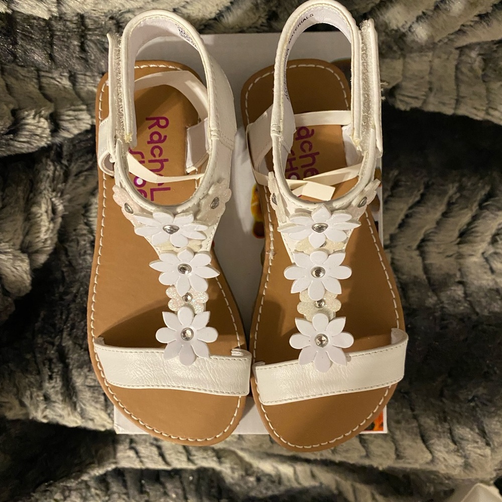 Belladia Girls Sandals Size 12 New in Box Beautiful - Picture 3 of 7